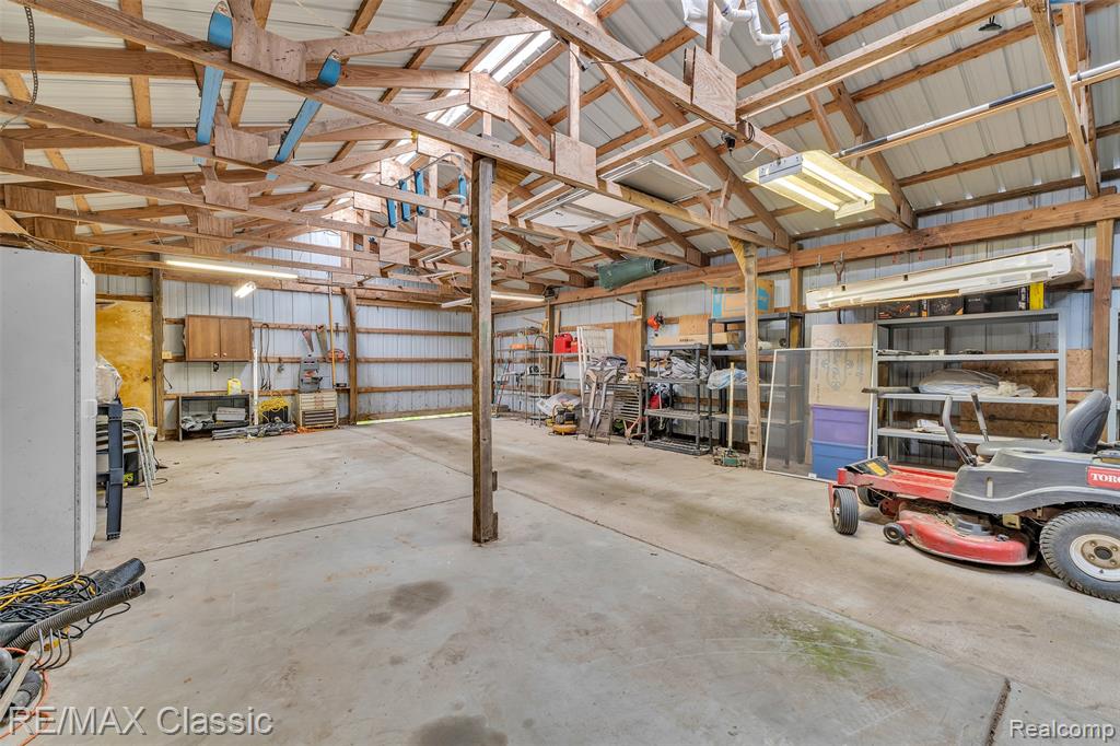 917 Middle Road Highland, MI 48357 - Photo 77 of 97