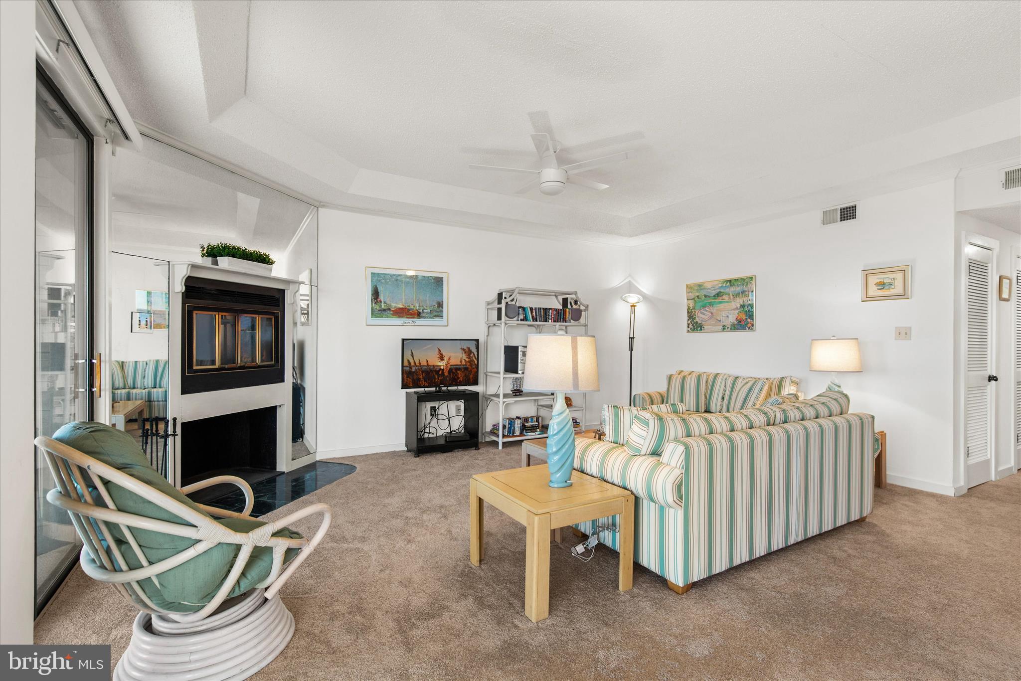 119 Old Landing Road, Unit 301B7 Ocean City, MD 21842 - Photo 20 of 57 Living Room