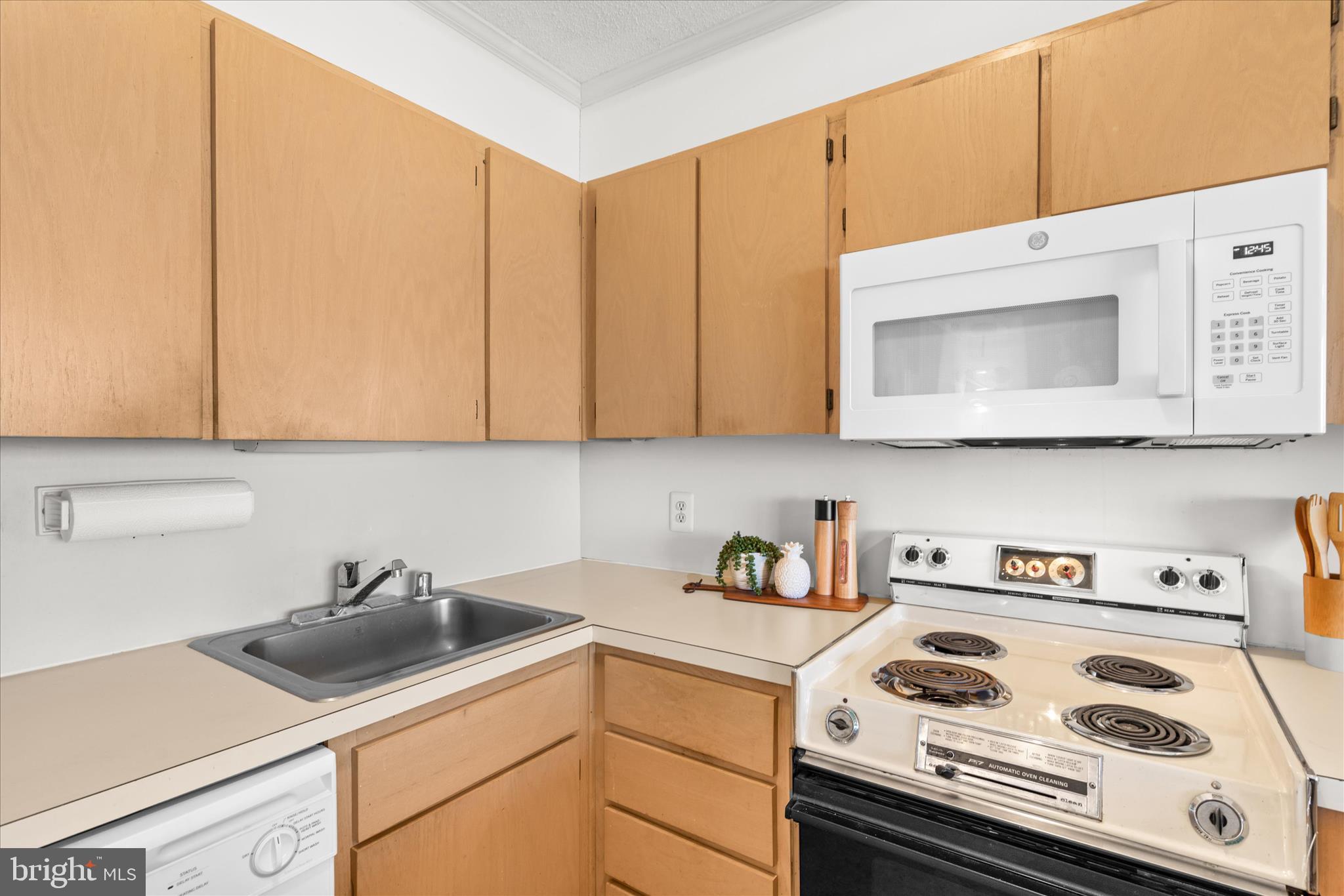 119 Old Landing Road, Unit 301B7 Ocean City, MD 21842 - Photo 24 of 57 Kitchen