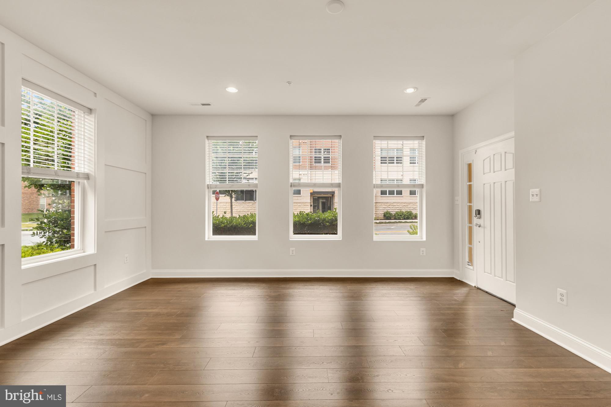 7551 Crowley Street, Unit B Hanover, MD 21076 - Photo 5 of 33 Living Room