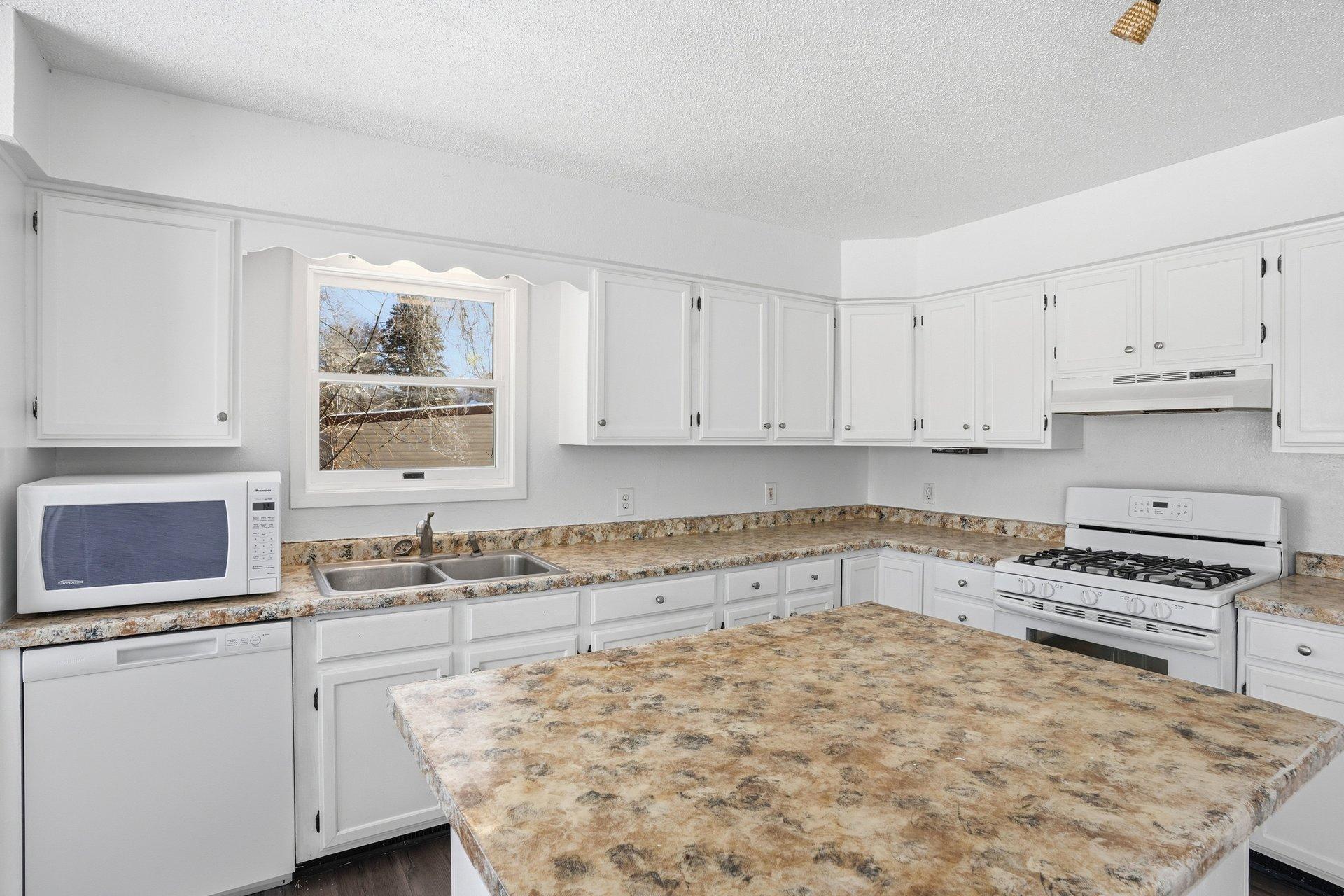 16 14th Street Northwest Faribault, MN 55021 - Photo 9 of 44