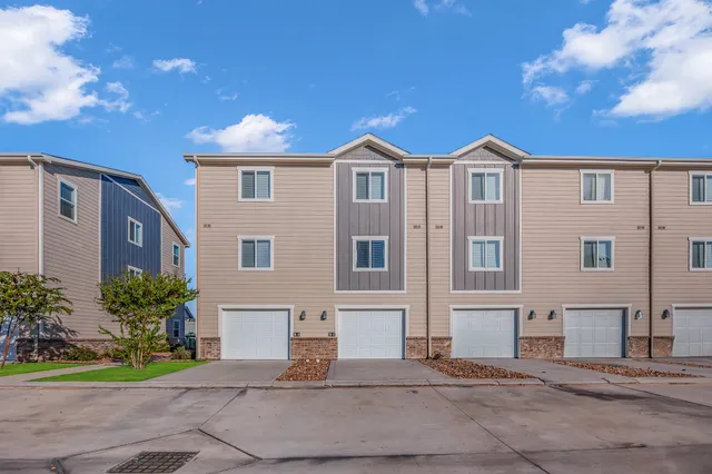 $1,625 | 21155 Gosling Road, Unit 16B, Spring, TX 77388