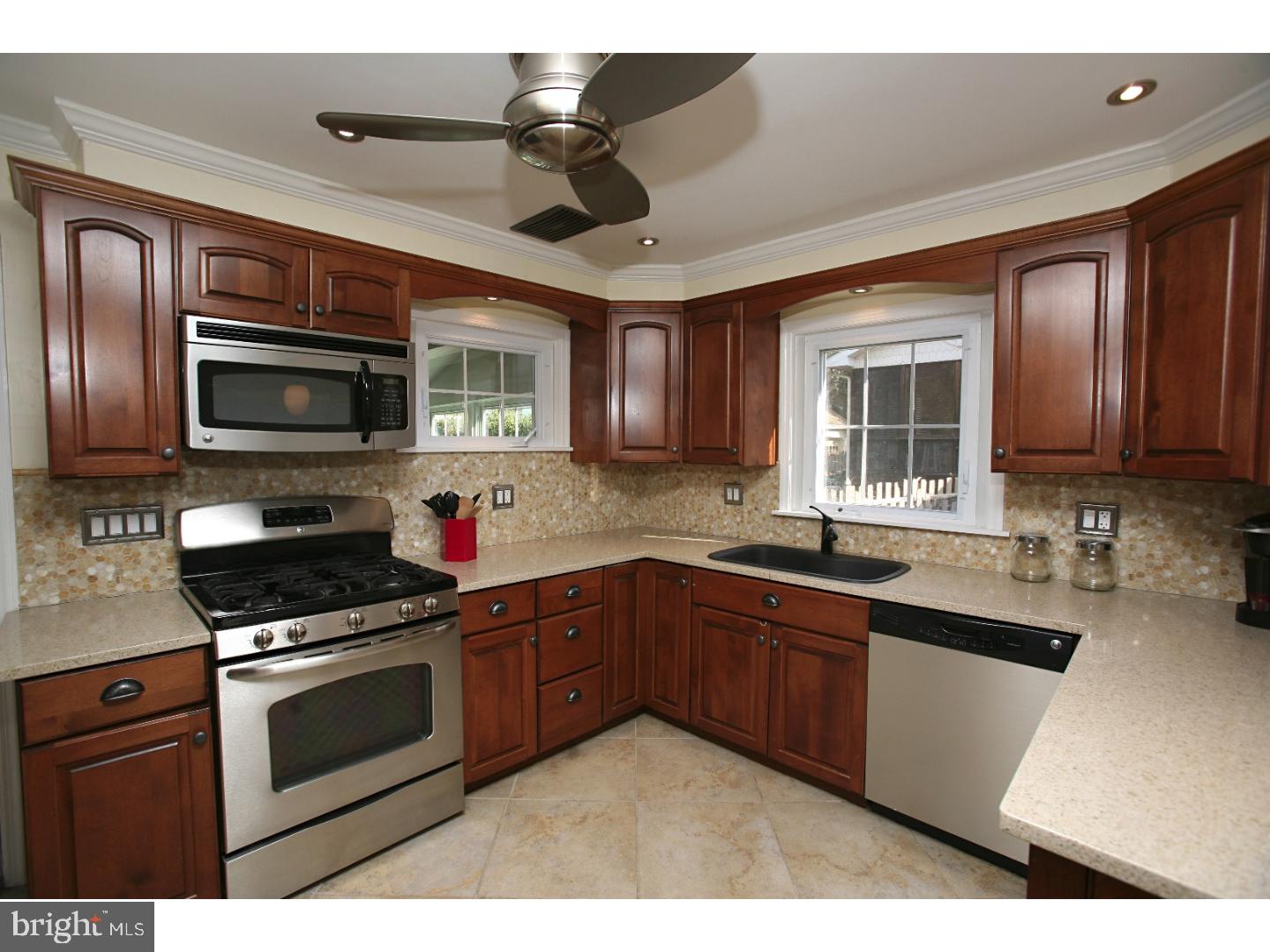 1915 Prospect Ridge Boulevard Haddon Heights, NJ 08035 - Photo 2 of 23