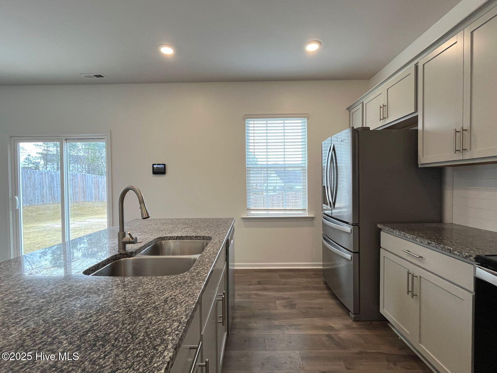 275 Roberts Place Carthage, NC 28327 - Photo 11 of 43 275 kicthen 3