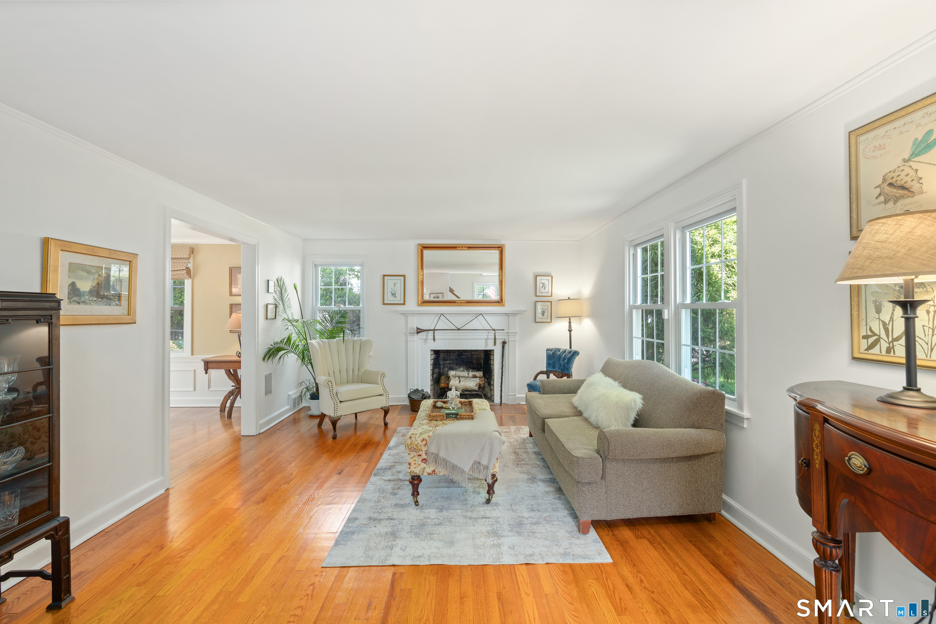 179 Lawrence Road Fairfield, CT 06824 - Photo 3 of 37