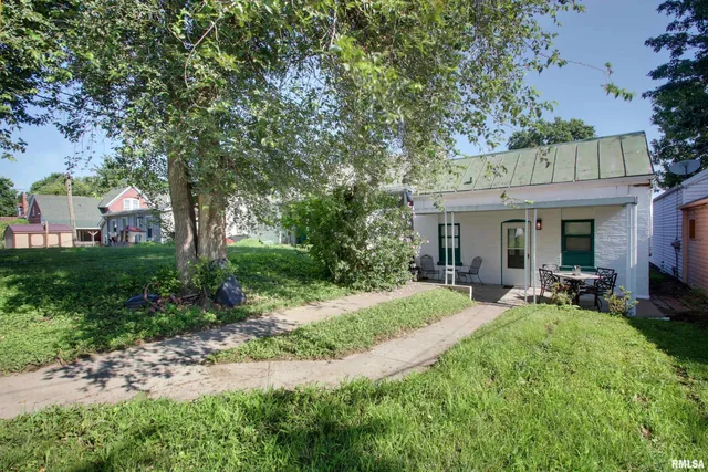 $87,500 | 624 Monroe Street, Quincy, IL 62301