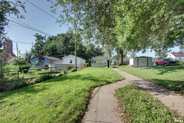 $87,500 | 624 Monroe Street, Quincy, IL 62301