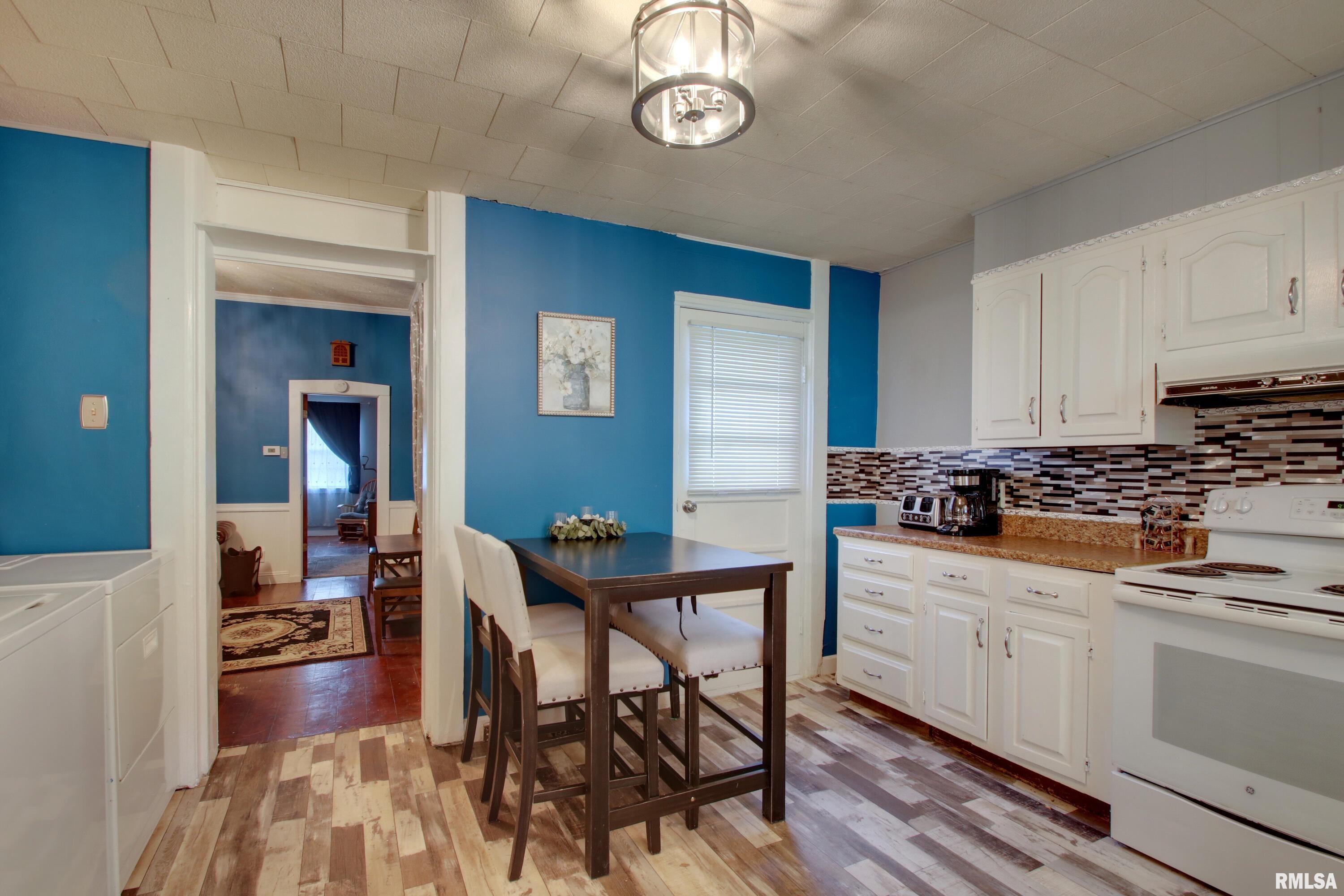 624 Monroe Street Quincy, IL 62301 - Photo 5 of 21