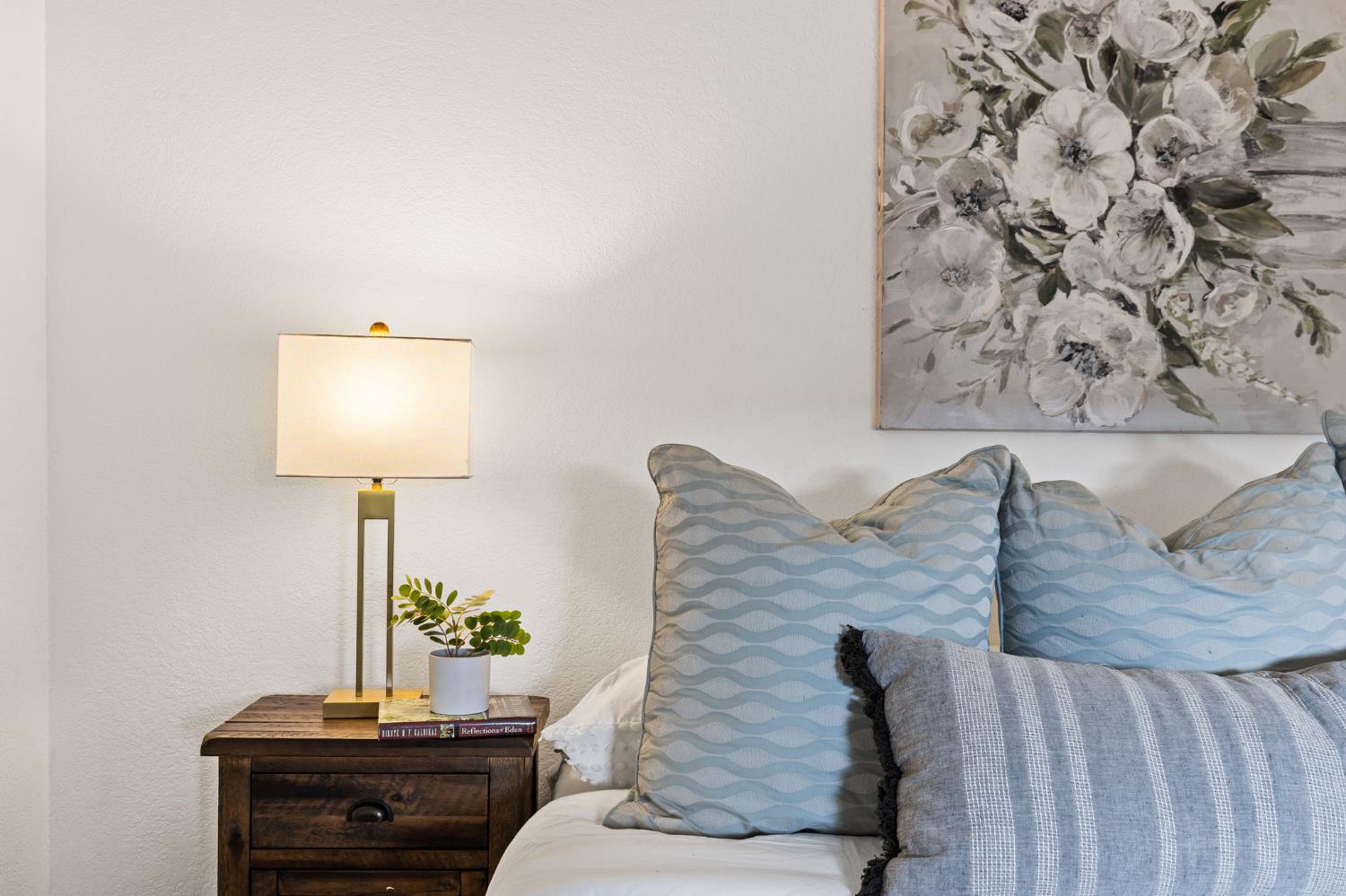 10938 Anza Way Rancho Cordova, CA 95670 - Photo 16 of 37 a living room with furniture and a lamp