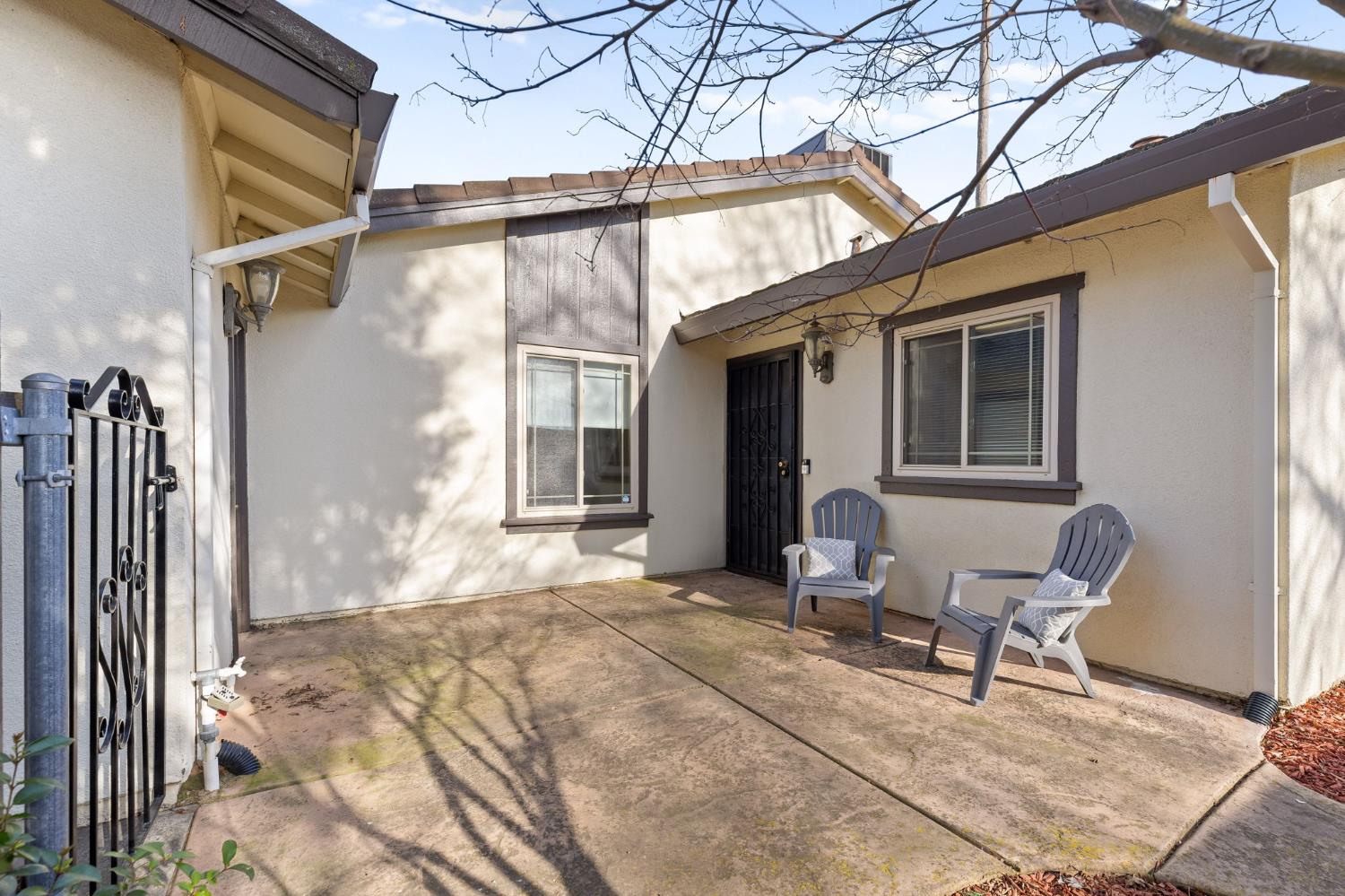 10938 Anza Way Rancho Cordova, CA 95670 - Photo 35 of 37 a view of a house with backyard and sitting area