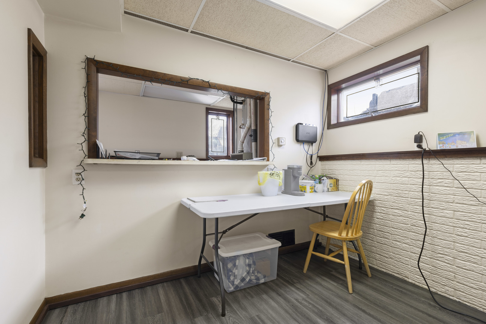 330 East Winslow Street Freeport, IL 61032 - Photo 4 of 15 a view of a workspace with furniture