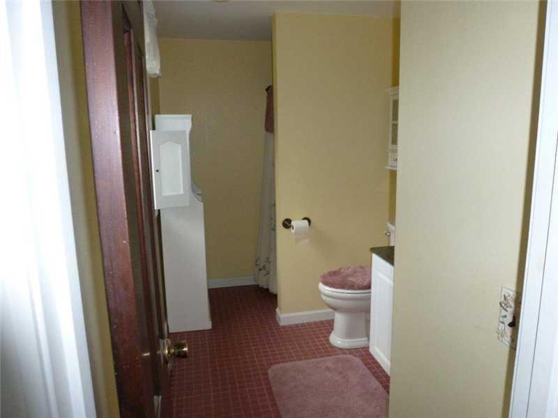 20 Bay Village Road Naples, ME 04055 - Photo 15 of 24 Bathroom.