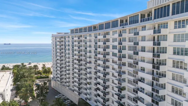 $3,250 | 100 Lincoln Road, Unit 543, Miami Beach, FL 33139