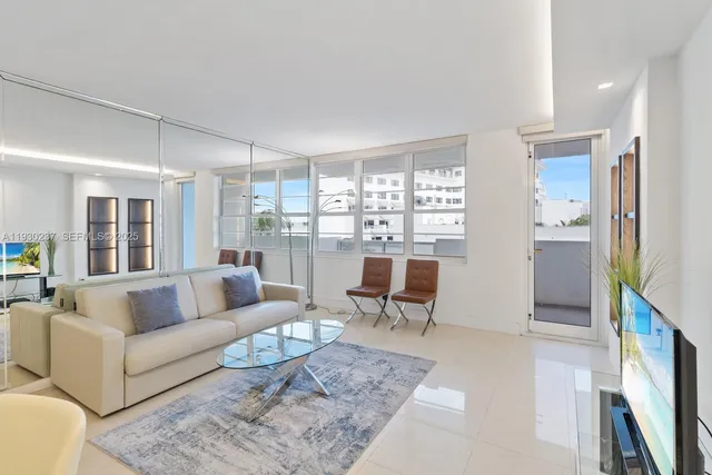 $3,250 | 100 Lincoln Road, Unit 543, Miami Beach, FL 33139