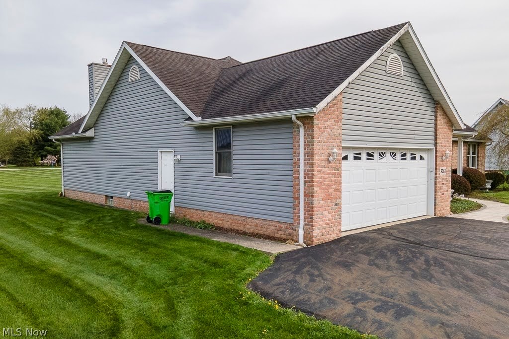 8063 South Cleveland Massillon Road Clinton, OH 44216 - Photo 4 of 32