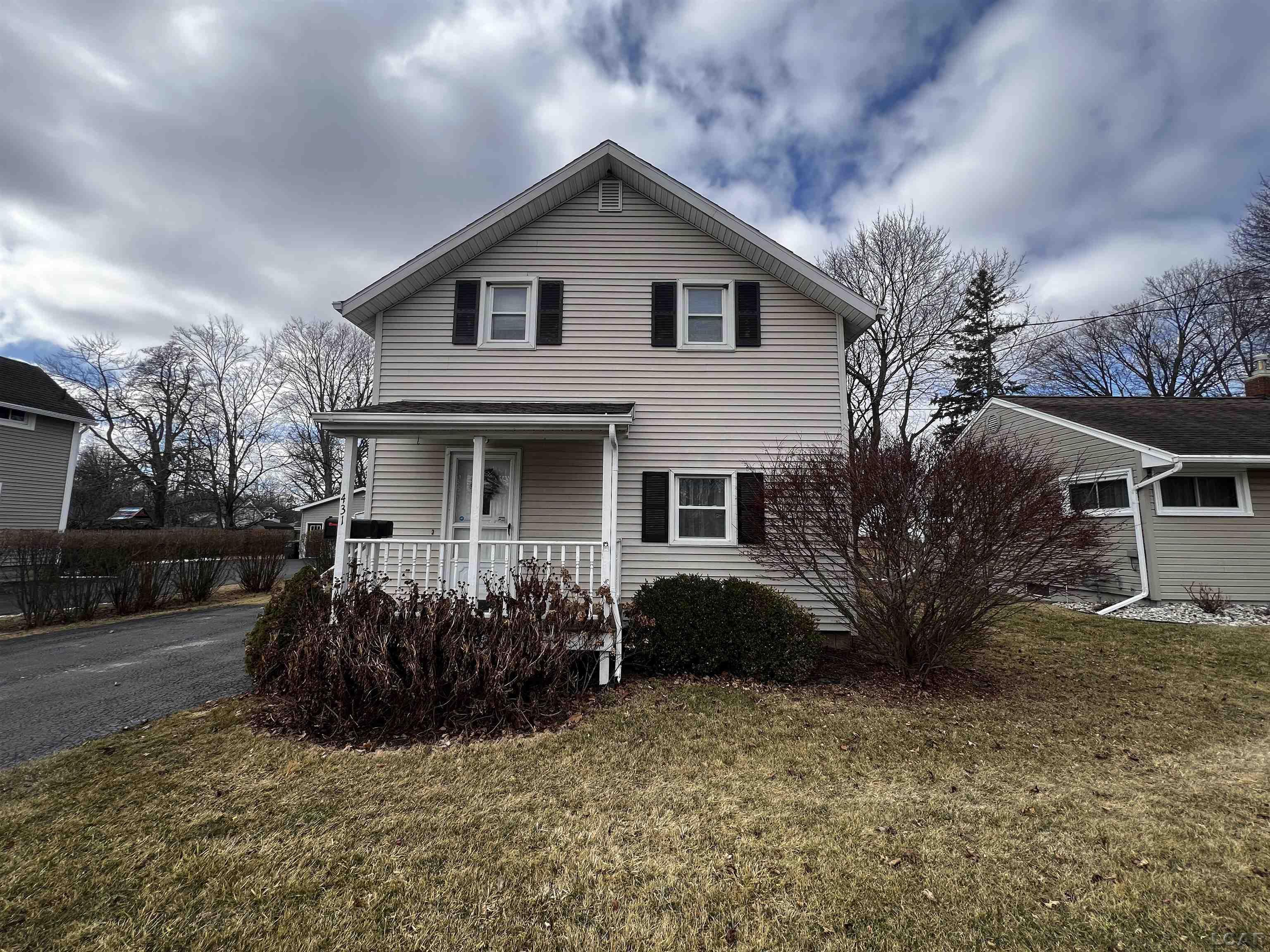 431 Springbrook Avenue Adrian, MI 49221 - Photo 1 of 25 50167705-775b2704-bc8e-4518-a2d8-510eb9bb9a00.JPG
