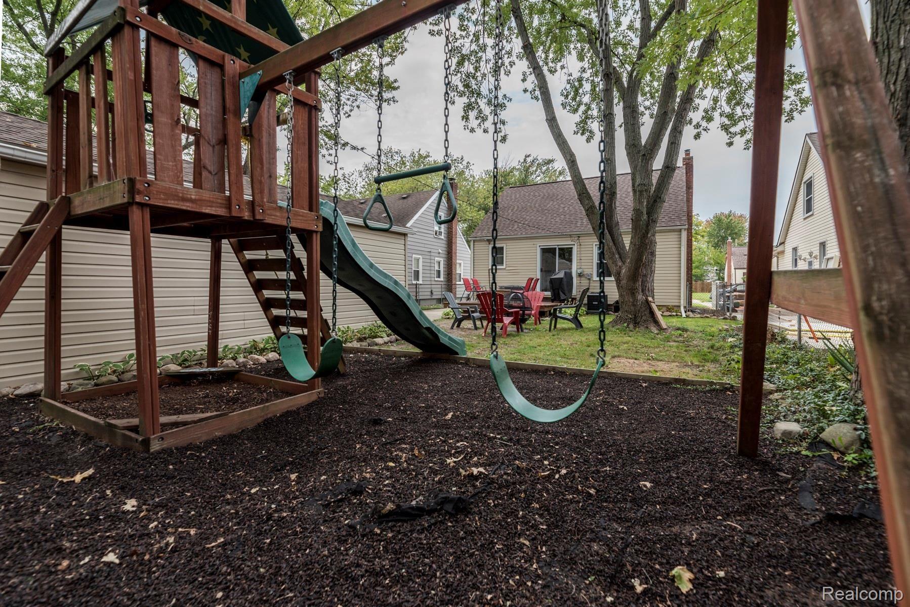2155 Cambridge Road Berkley, MI 48072 - Photo 24 of 24 BACKYARD