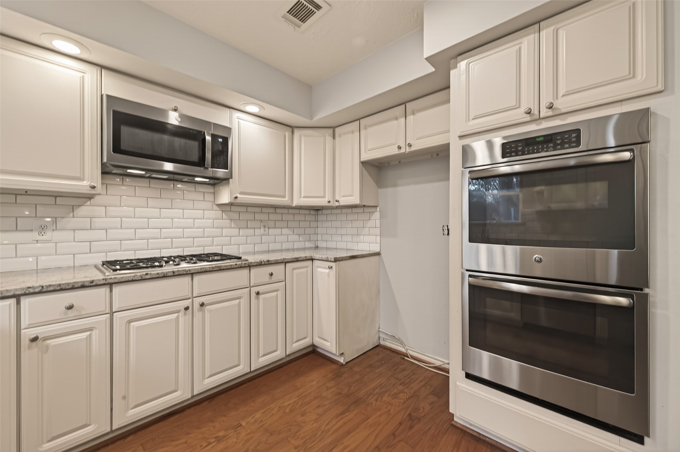 5503 Darnell Street Houston, TX 77096 - Photo 7 of 30