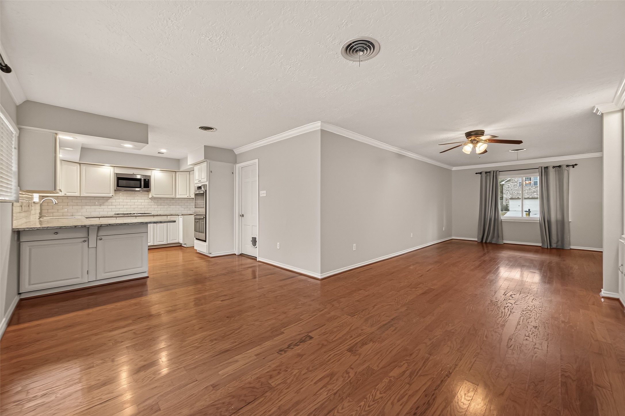 5503 Darnell Street Houston, TX 77096 - Photo 9 of 30