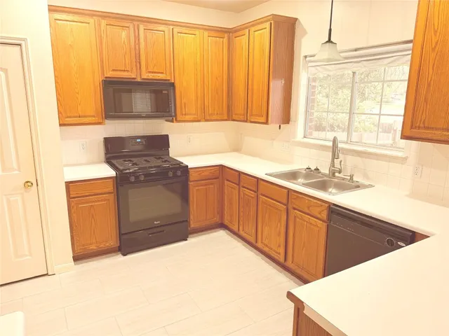 $2,250 | 2438 Falcon Drive, Round Rock, TX 78681