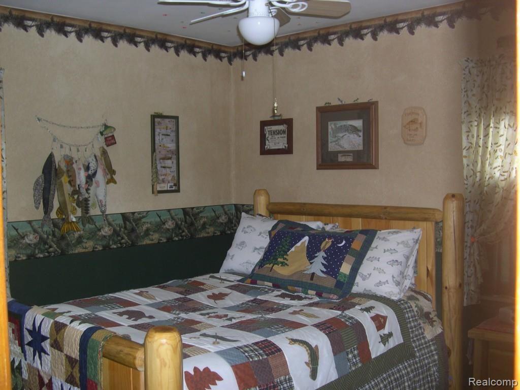 3307 Harding Street Dearborn, MI 48124 - Photo 16 of 26 BEDROOM 3