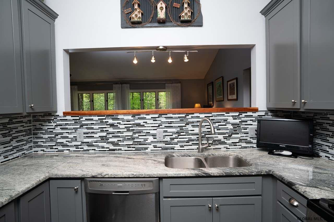 4 Heather Ridge Road Poestenkill, NY 12018 - Photo 5 of 37 Photo 5