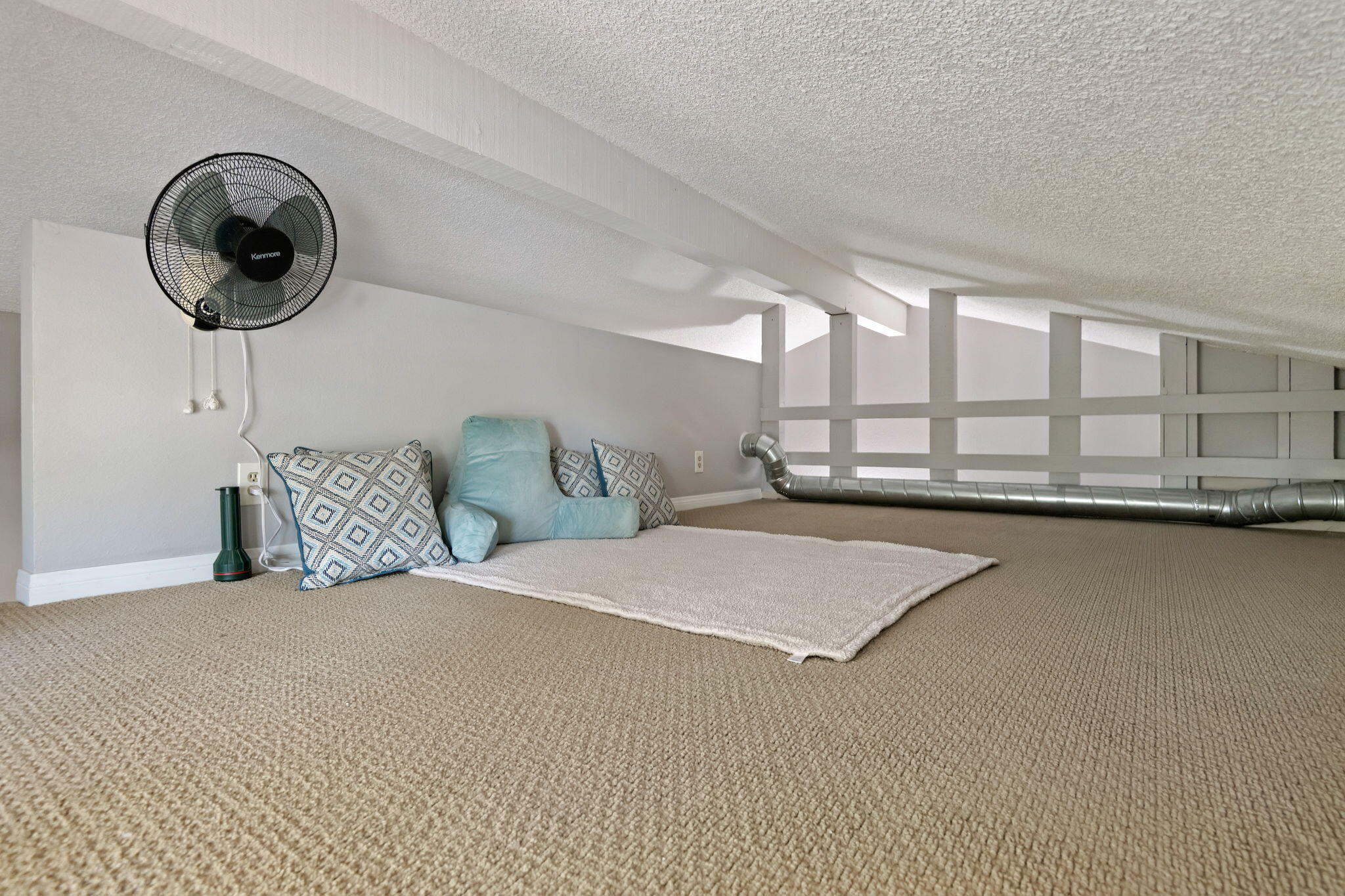 5290 Overpass Road, Unit 21 Santa Barbara, CA 93111 - Photo 17 of 21 18-Loft
