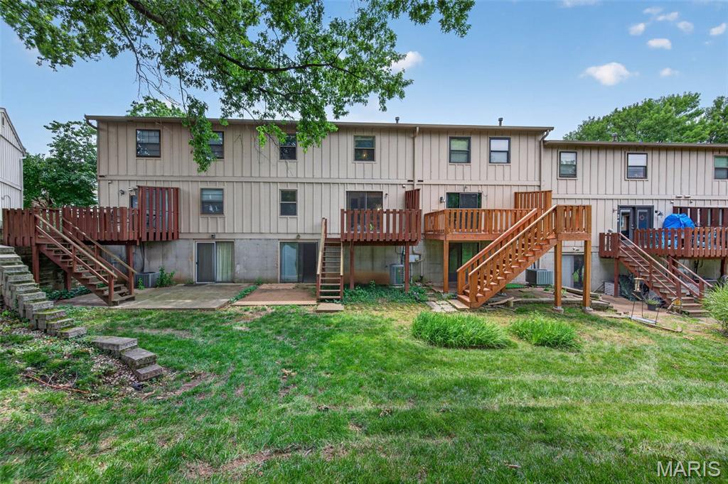 2358 Hidden Meadow Lane Ballwin, MO 63021 - Photo 34 of 44