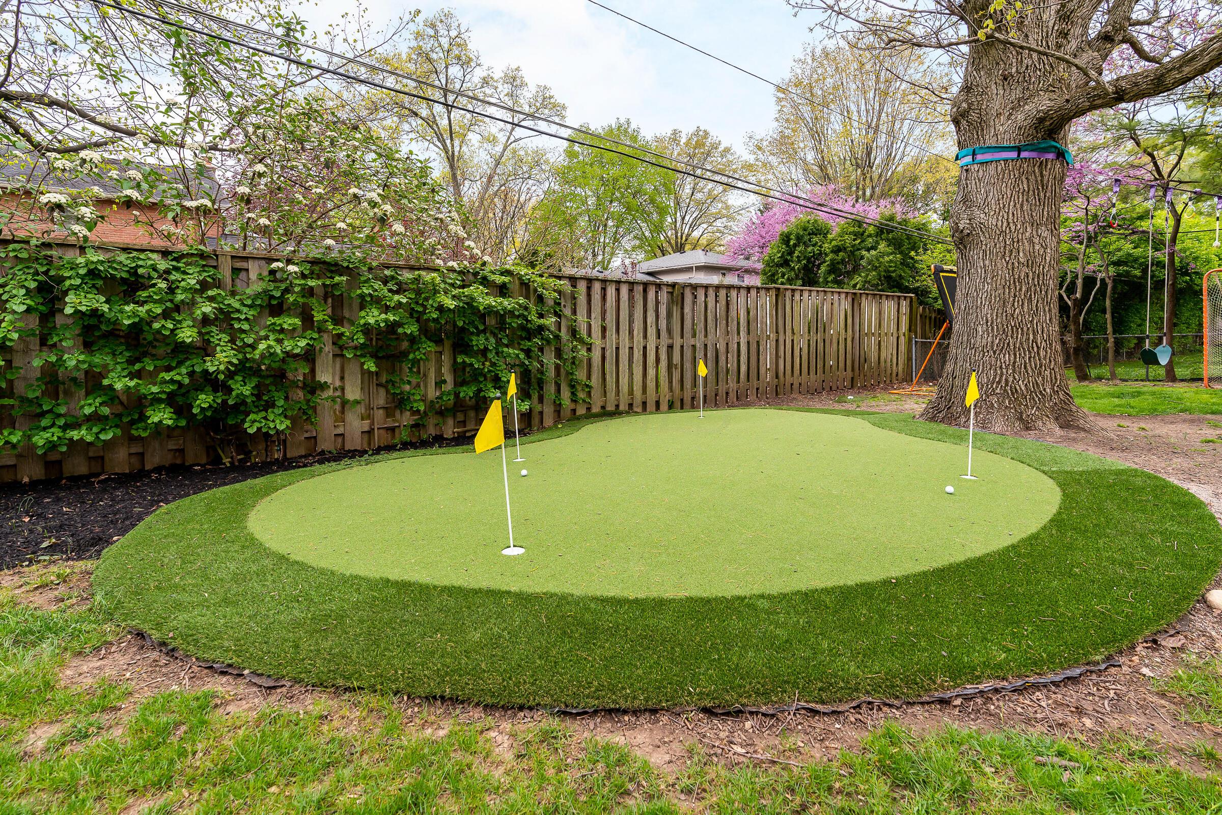 2211 Hadleigh Road Columbus, OH 43220 - Photo 46 of 51 Putting Green