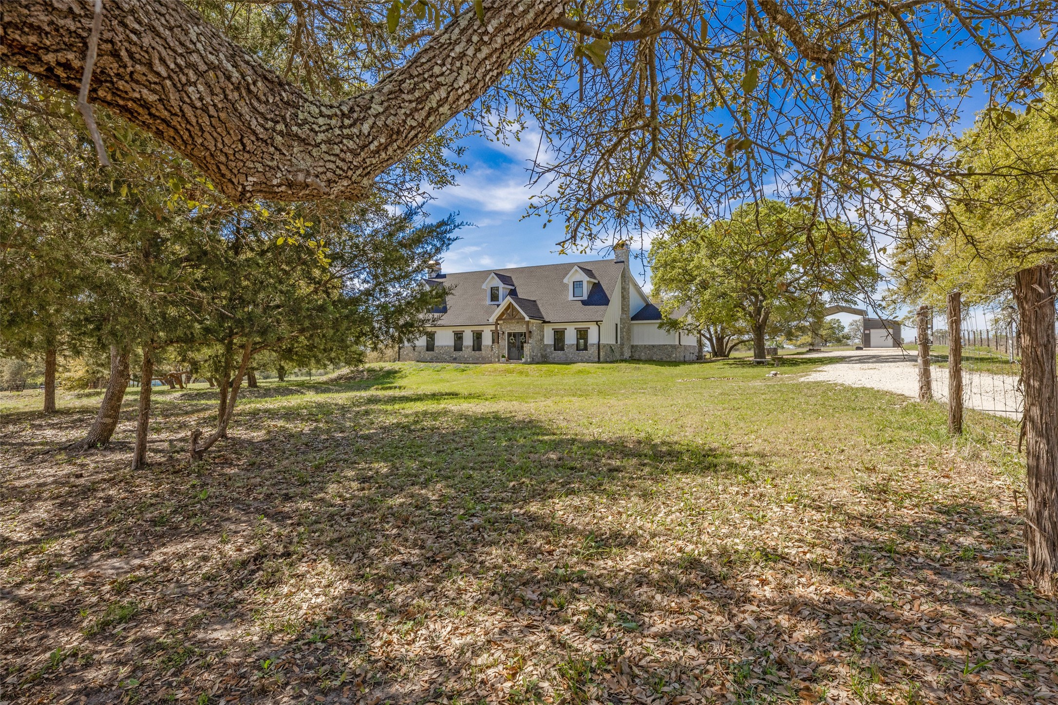 174 Gilmore Road Brenham, TX 77833 - Photo 4 of 50