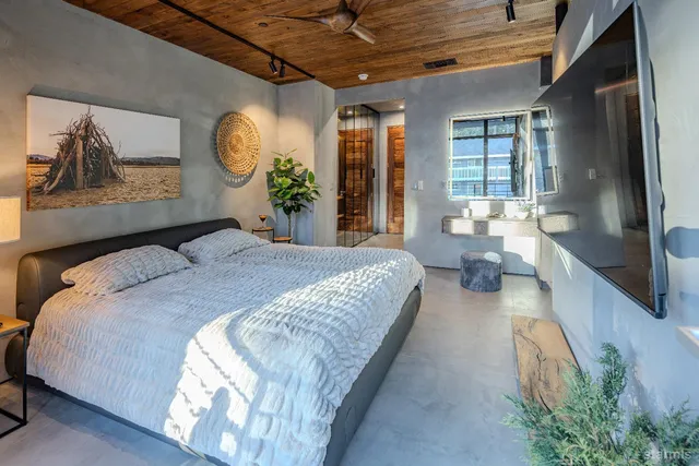 $2,896,000 | 1057 Fern Road, South Lake Tahoe, CA 96150