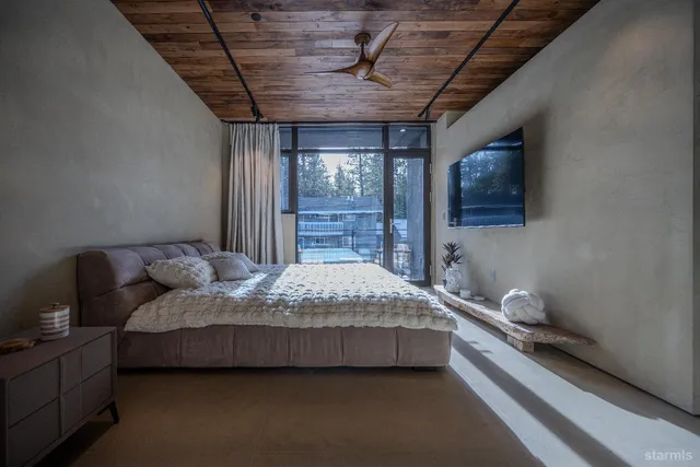 $2,896,000 | 1057 Fern Road, South Lake Tahoe, CA 96150