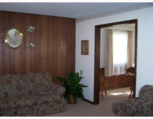 760 South Keel Ridge Road Hermitage, PA 16148 - Photo 5 of 10 Living Room.