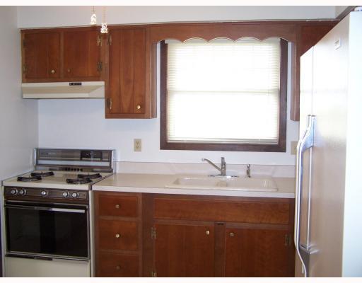 760 South Keel Ridge Road Hermitage, PA 16148 - Photo 9 of 10 Kitchen.