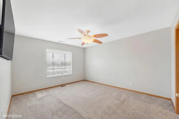 $265,000 | 634 West Jonathan Drive, Unit 2, Round Lake, IL 60073