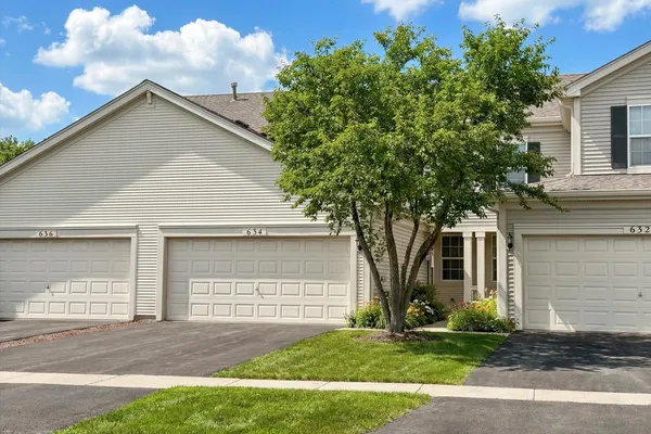 $265,000 | 634 West Jonathan Drive, Unit 2, Round Lake, IL 60073