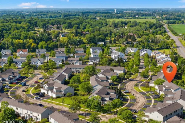 $265,000 | 634 West Jonathan Drive, Unit 2, Round Lake, IL 60073
