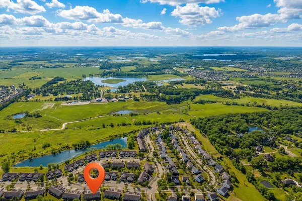 $265,000 | 634 West Jonathan Drive, Unit 2, Round Lake, IL 60073