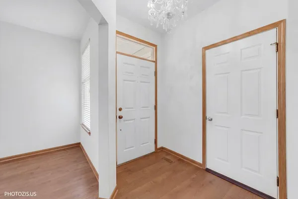 $265,000 | 634 West Jonathan Drive, Unit 2, Round Lake, IL 60073
