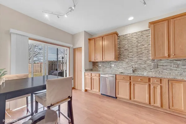$265,000 | 634 West Jonathan Drive, Unit 2, Round Lake, IL 60073