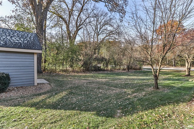 102 Wilcox Drive Bartlett, IL 60103 - Photo 28 of 30 a view of outdoor space with trees
