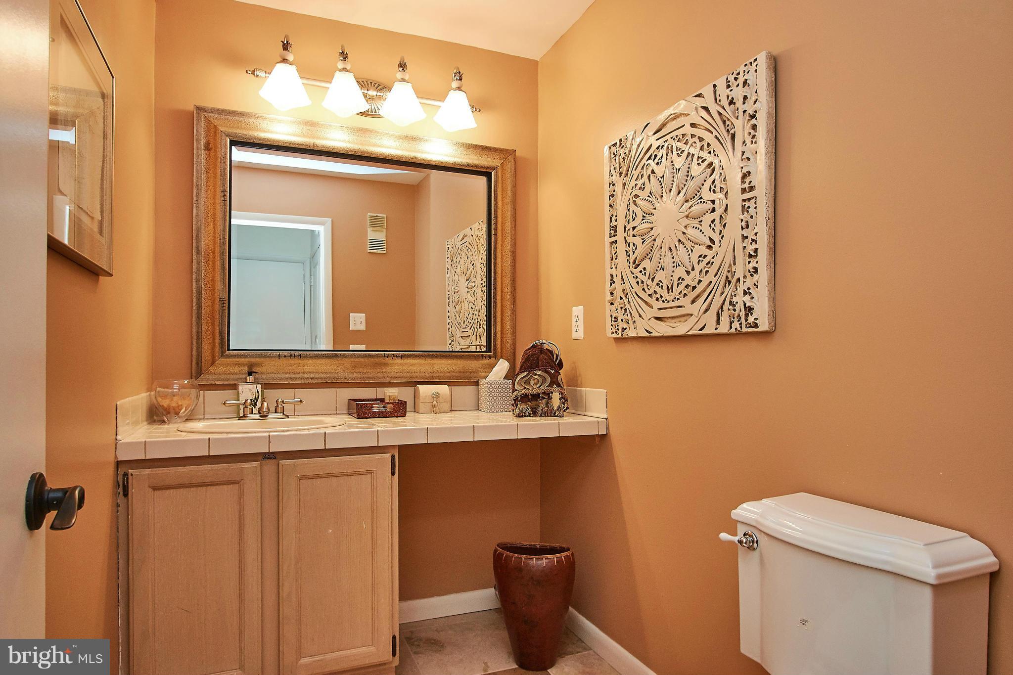 2079 Wethersfield Court Reston, VA 20191 - Photo 12 of 30 Main level powder room.