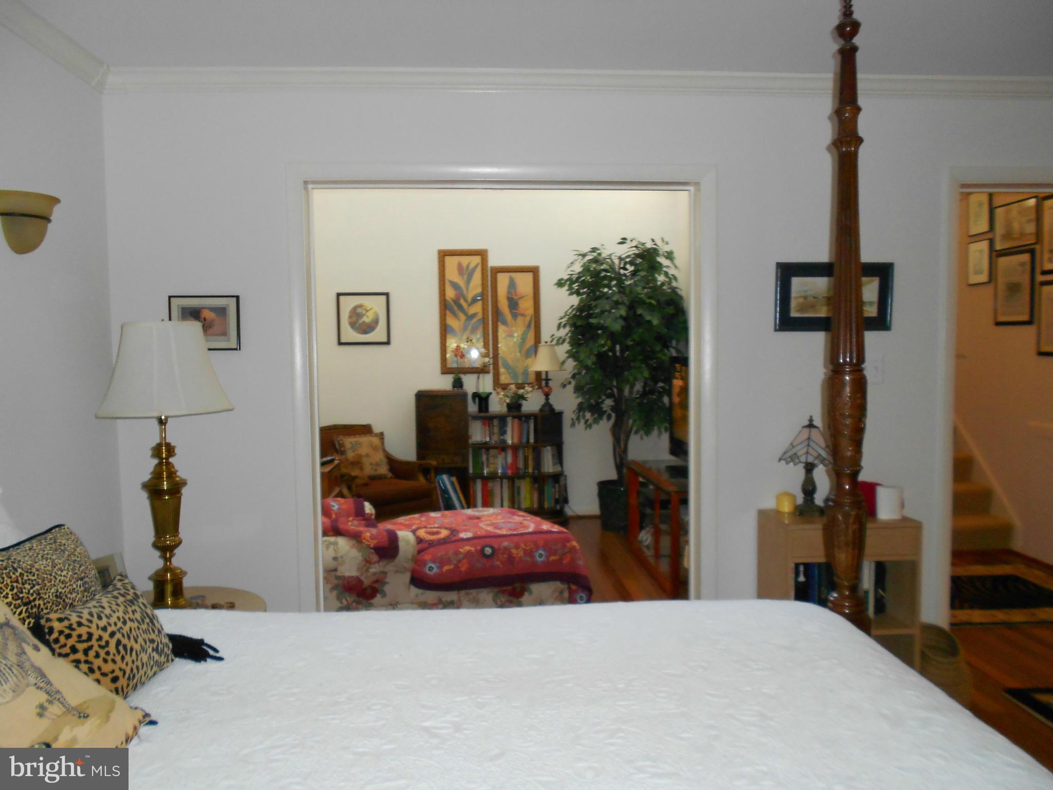 2079 Wethersfield Court Reston, VA 20191 - Photo 17 of 30 Sitting room within master bedroom suite.