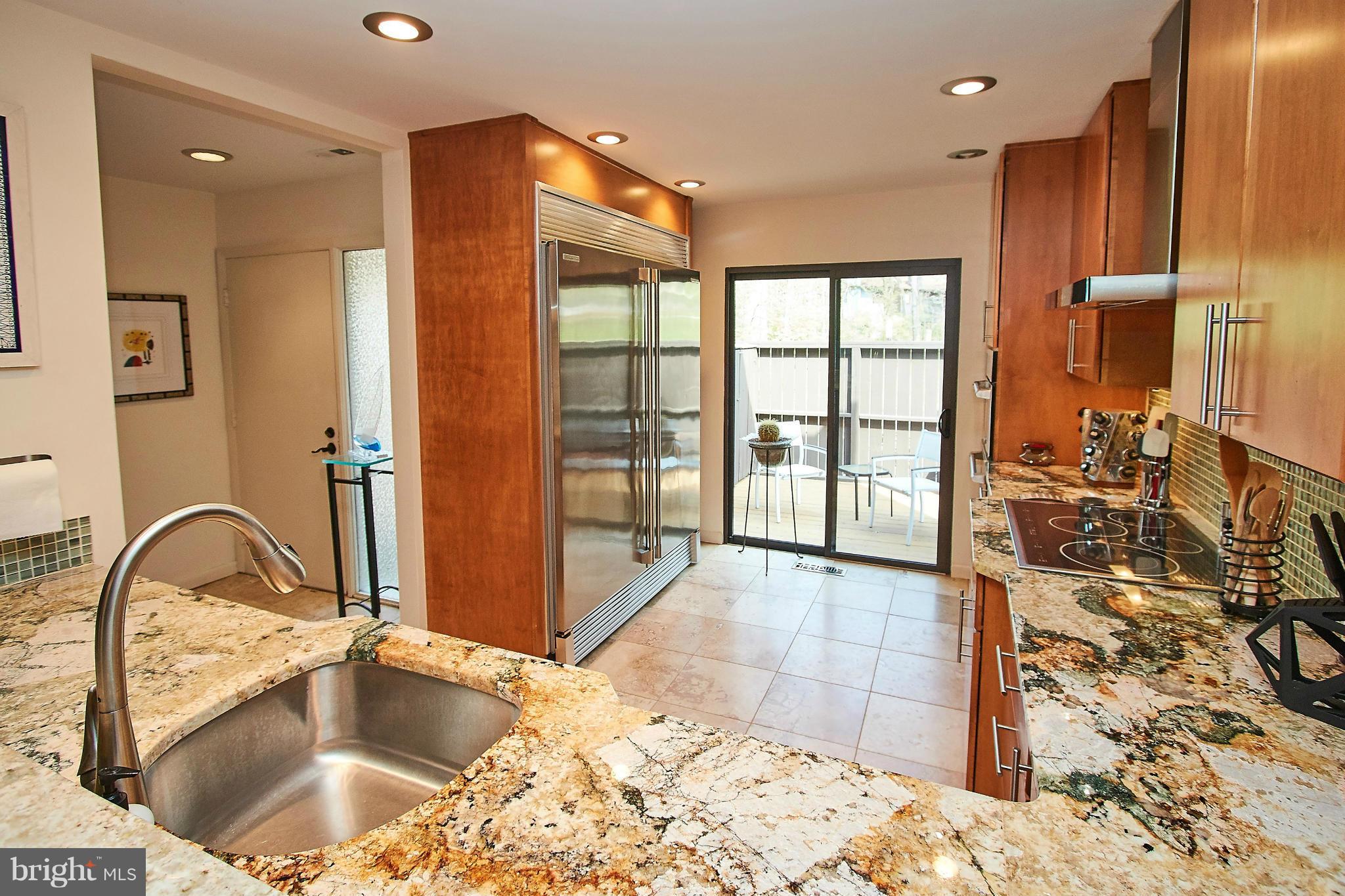 2079 Wethersfield Court Reston, VA 20191 - Photo 9 of 30 Sliding door to front fenced deck.