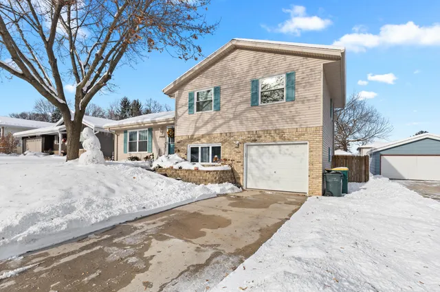 $390,000 | 2008 Lenora Drive, West Bend, WI 53090