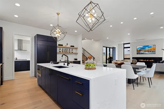 $3,895,000 | 4605 108th Avenue Northeast, Kirkland, WA 98033