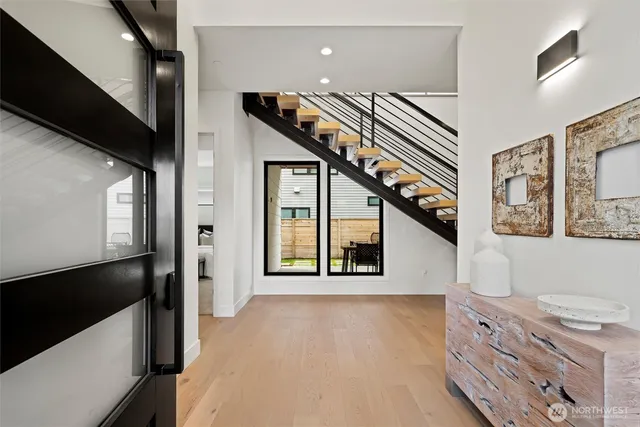 $3,895,000 | 4605 108th Avenue Northeast, Kirkland, WA 98033