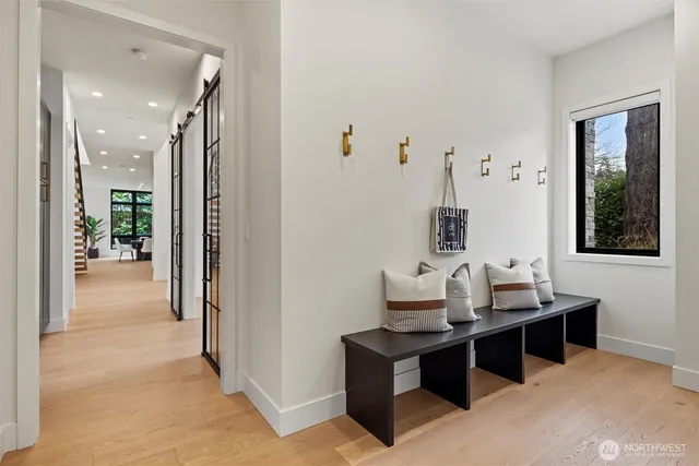 $3,895,000 | 4605 108th Avenue Northeast, Kirkland, WA 98033