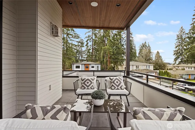 $3,895,000 | 4605 108th Avenue Northeast, Kirkland, WA 98033