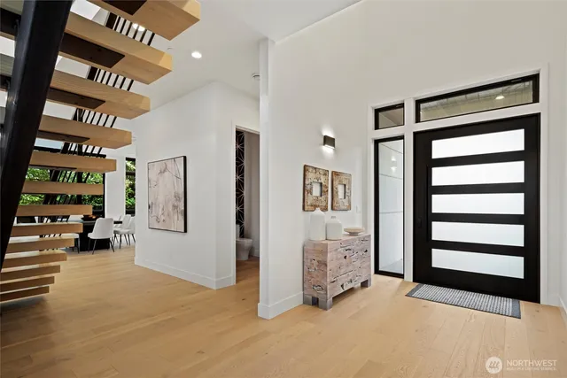 $3,895,000 | 4605 108th Avenue Northeast, Kirkland, WA 98033